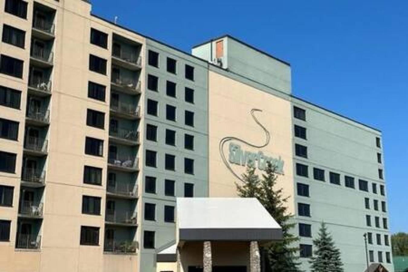 Hotel Workspace Studio. Ski-in/ski-out. Conveneient.