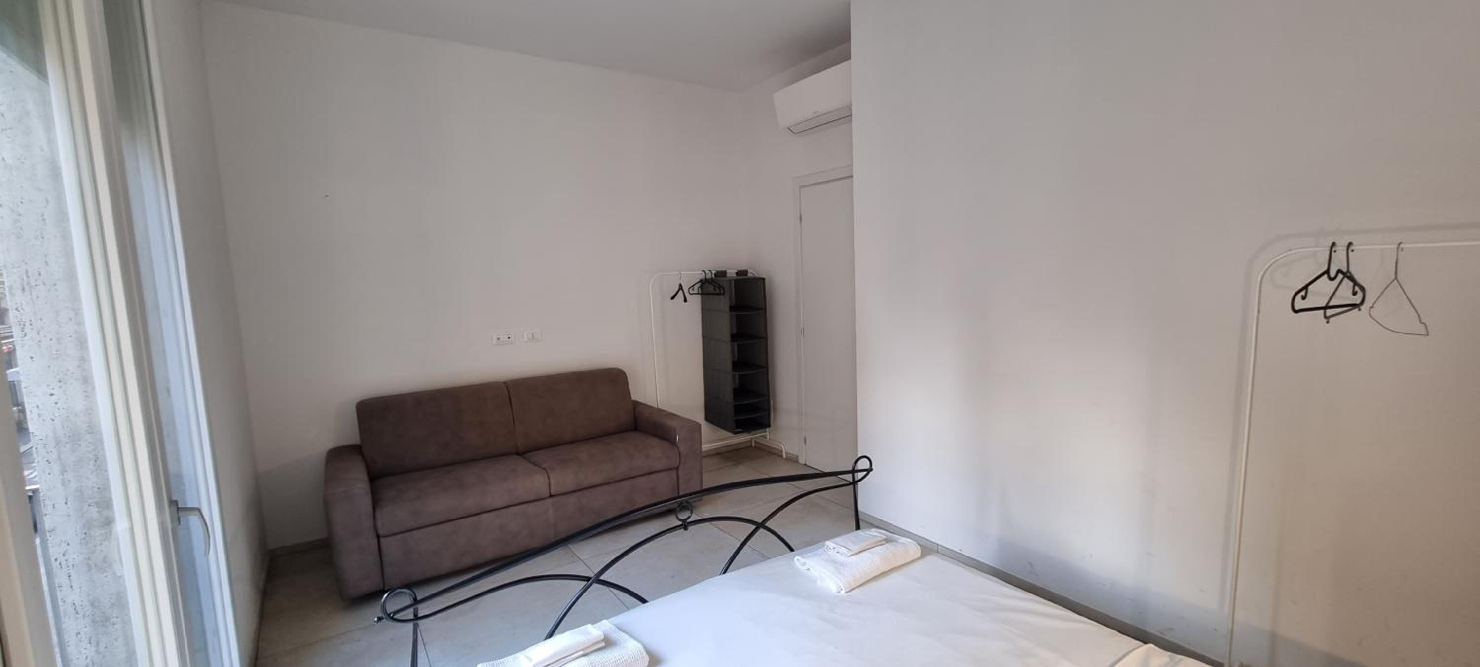 Farolfi Apartments Galliera view 3