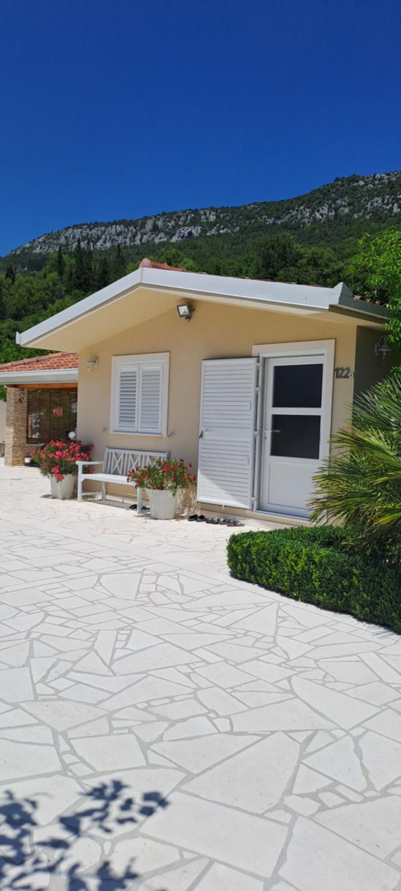 KUĆA U PRIRODI LI view 4