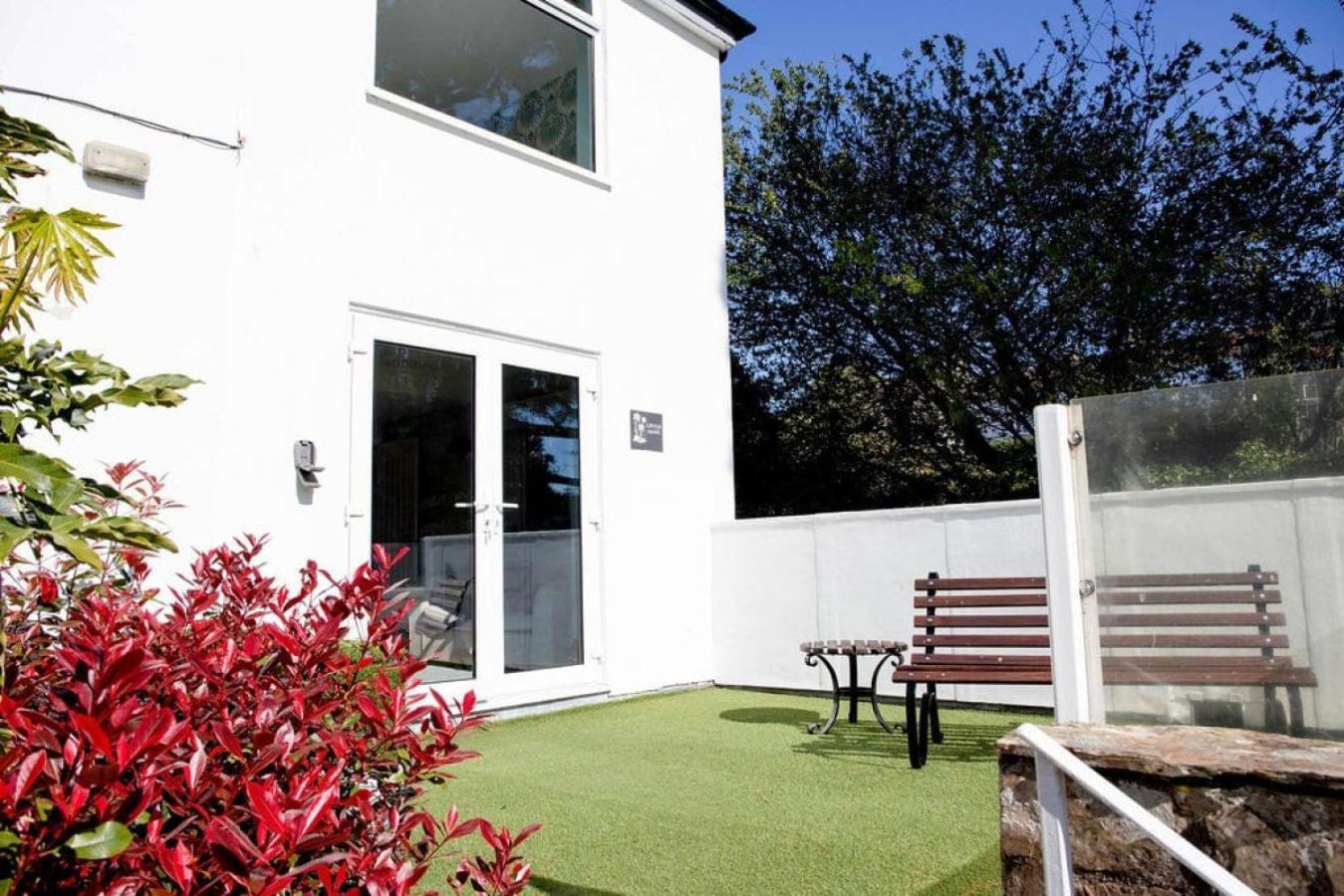 Little Oasis with Sea Views view 4