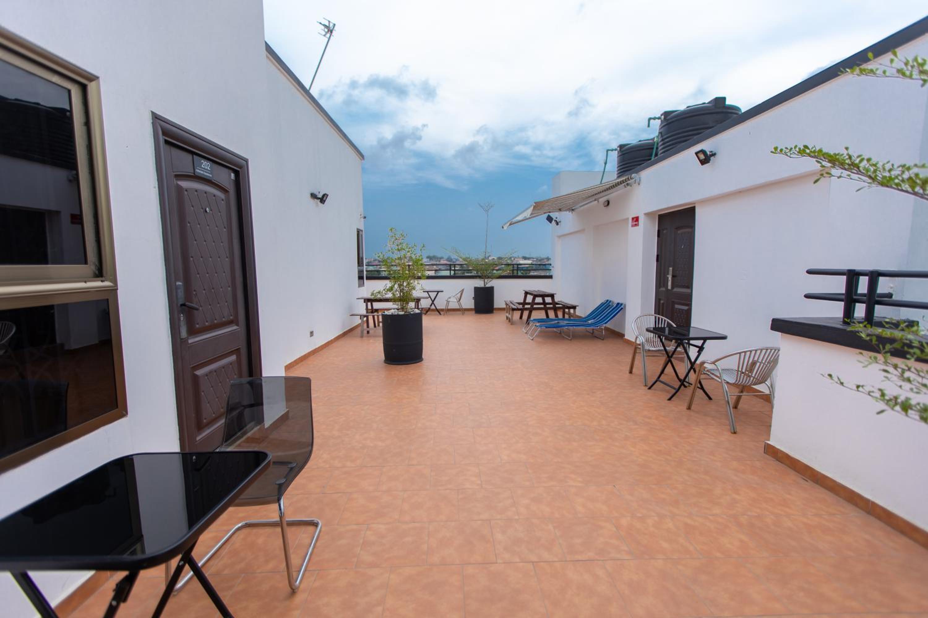Washington Apartments - Accra view 4