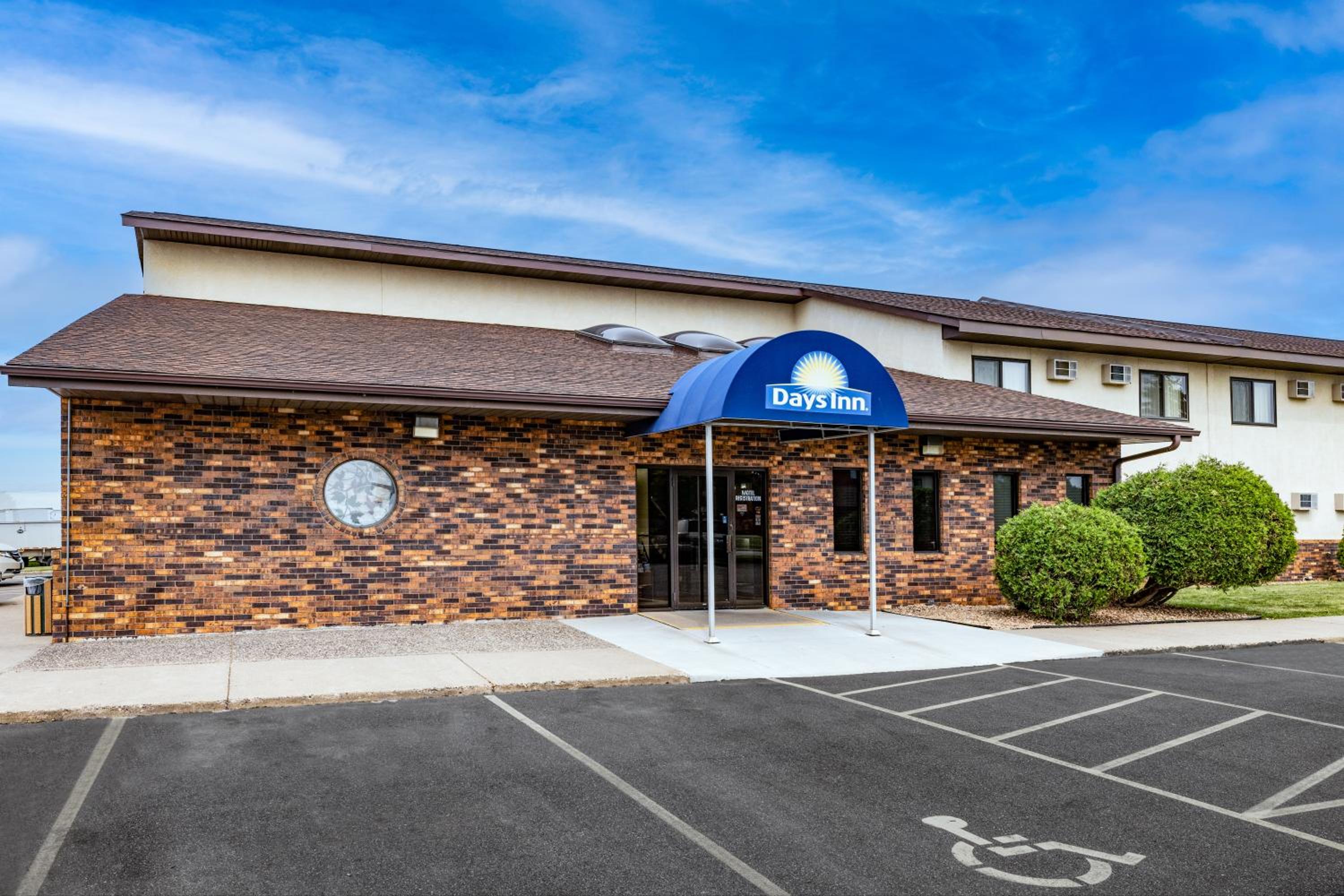 Days Inn by Wyndham Monticello - Property Image 10