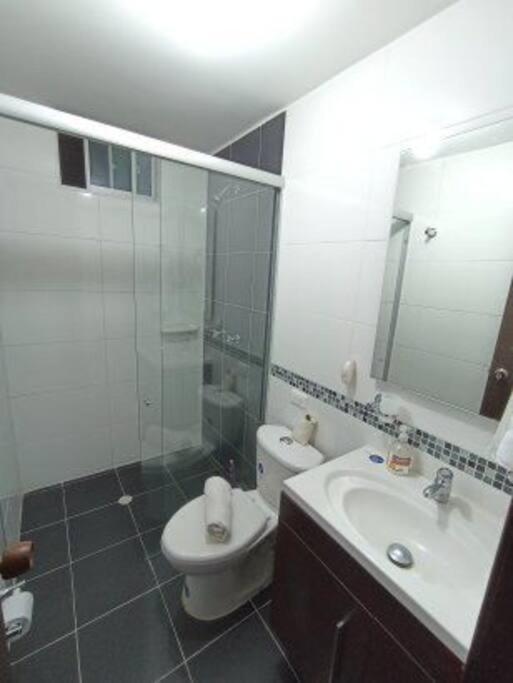 Apartamento amplio con piscina, hermosa vista a la ciudad de San Gil