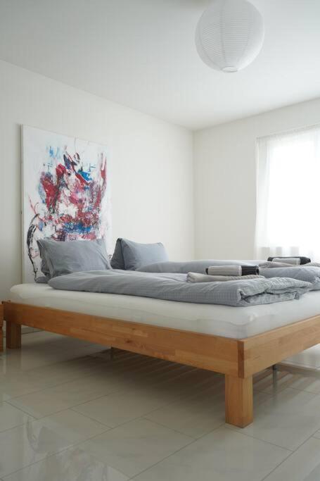 Luxus 3.5 Zimmer-Wohnung-Balkon-Whirlpool-Parking