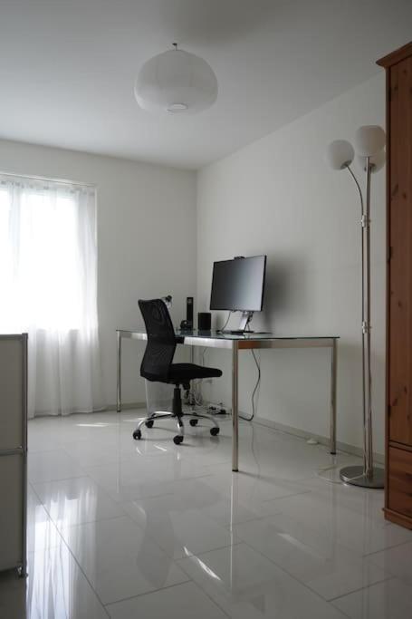 Luxus 3.5 Zimmer-Wohnung-Balkon-Whirlpool-Parking