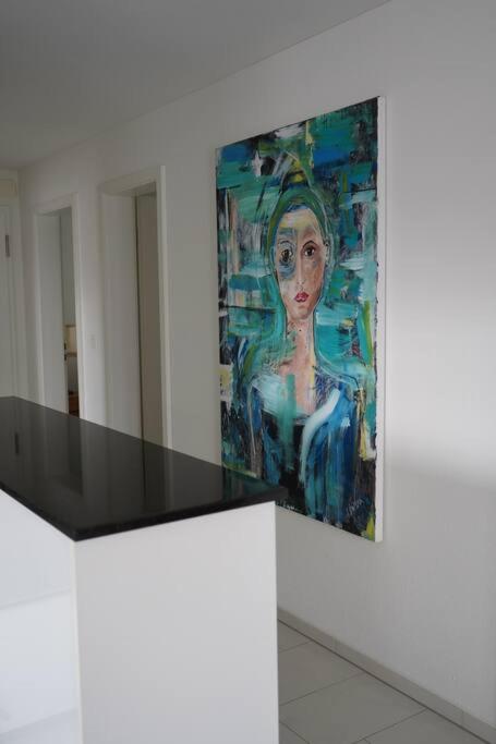 Luxus 3.5 Zimmer-Wohnung-Balkon-Whirlpool-Parking