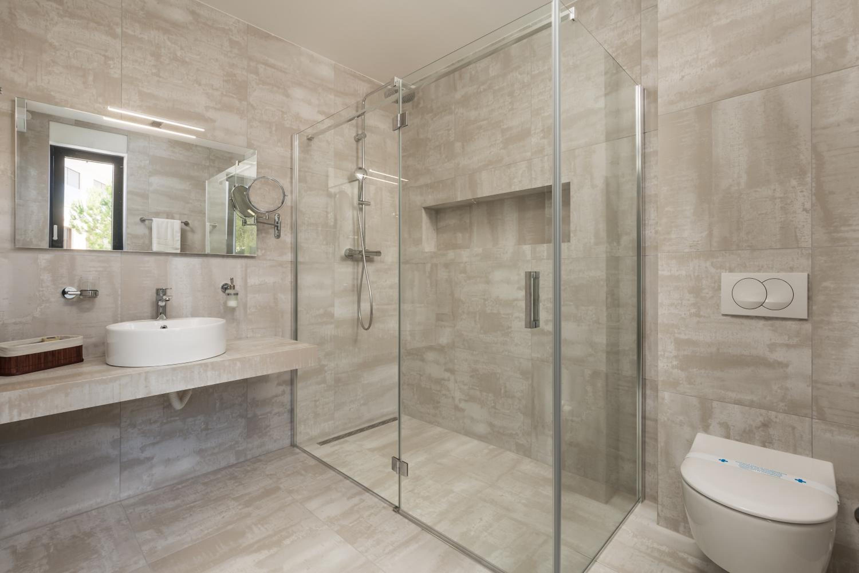 HADRIE LUXURY RESORT AND VILLAS ROVA ed