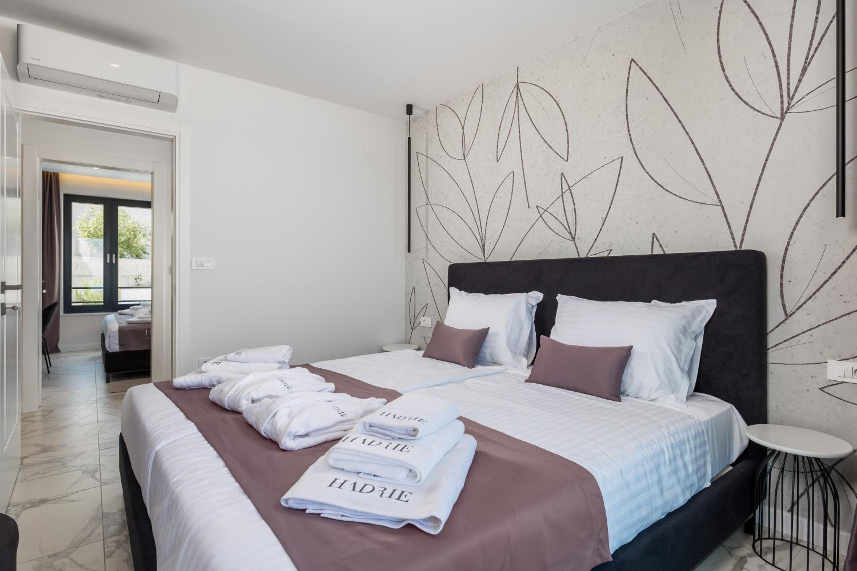 HADRIE LUXURY RESORT AND VILLAS ROVA ed