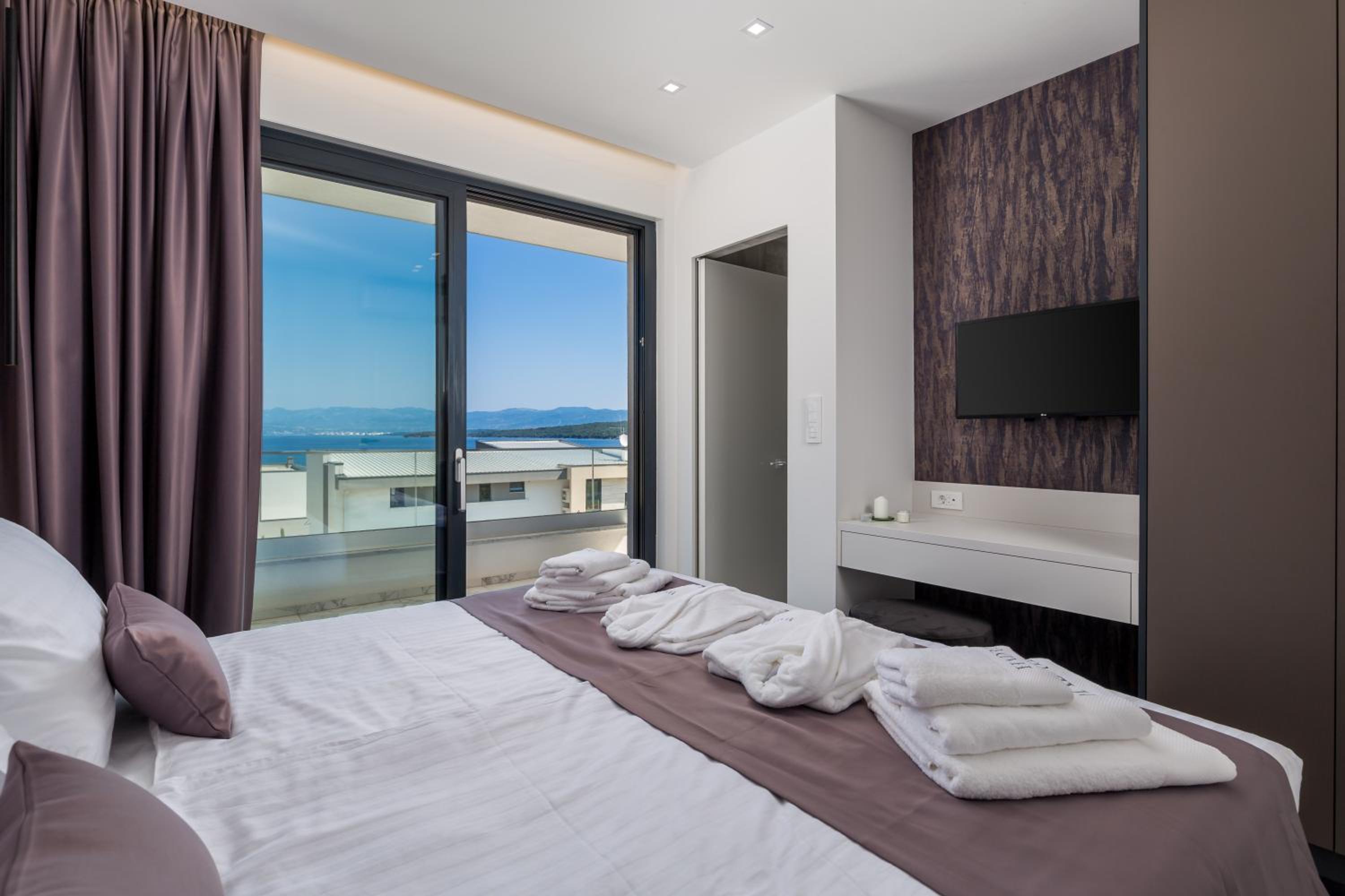 HADRIE LUXURY RESORT AND VILLAS ROVA ed