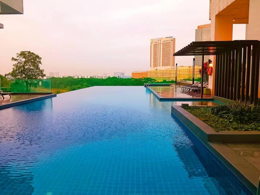 Southkey 2BR/ Mid Valley/Mosaic