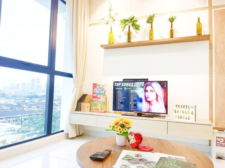 Southkey 2BR/ Mid Valley/Mosaic