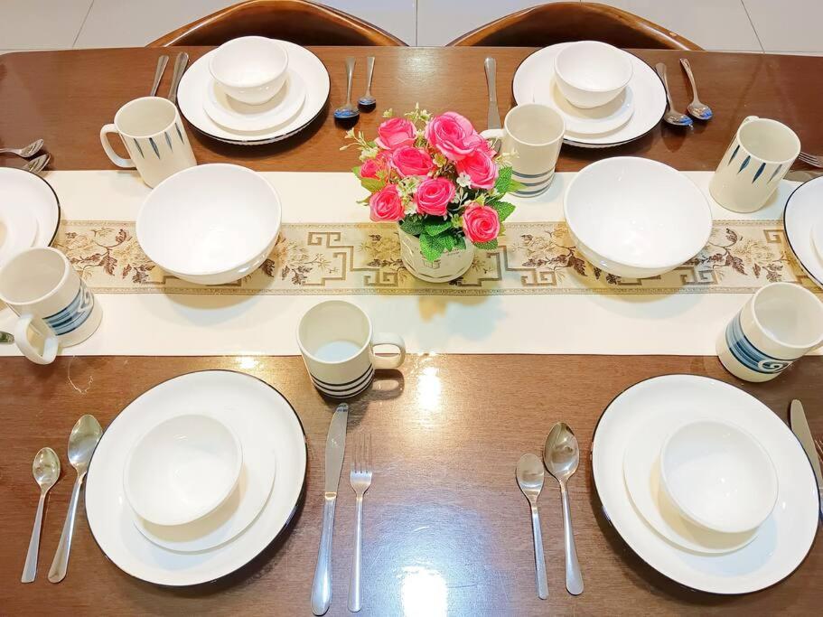 Southkey 2BR/ Mid Valley/Mosaic