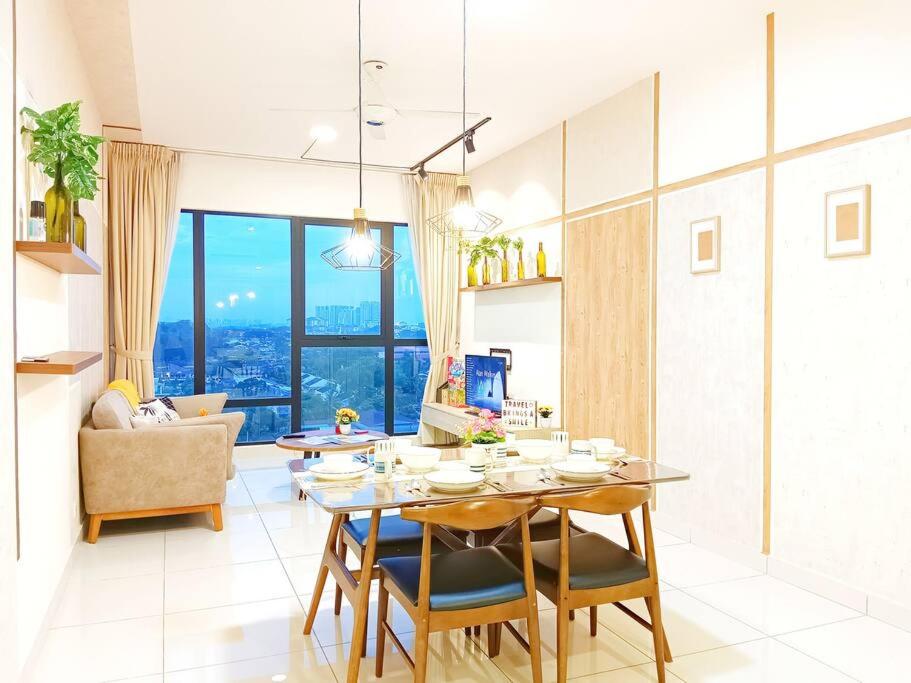 Southkey 2BR/ Mid Valley/Mosaic