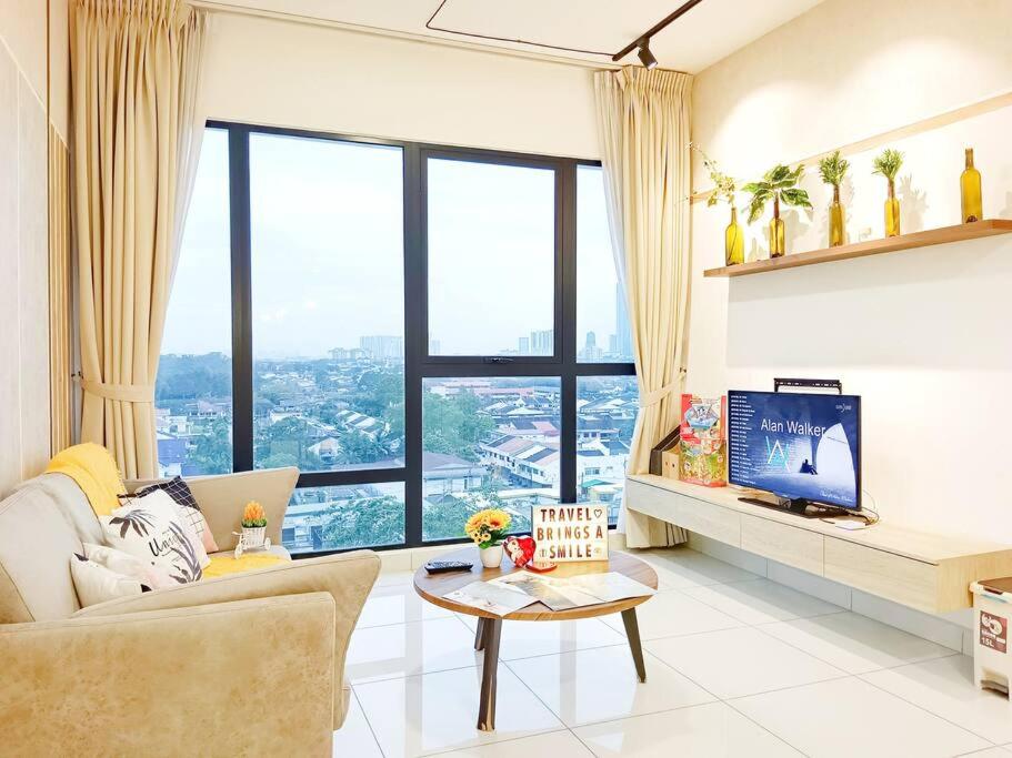 Southkey 2BR/ Mid Valley/Mosaic