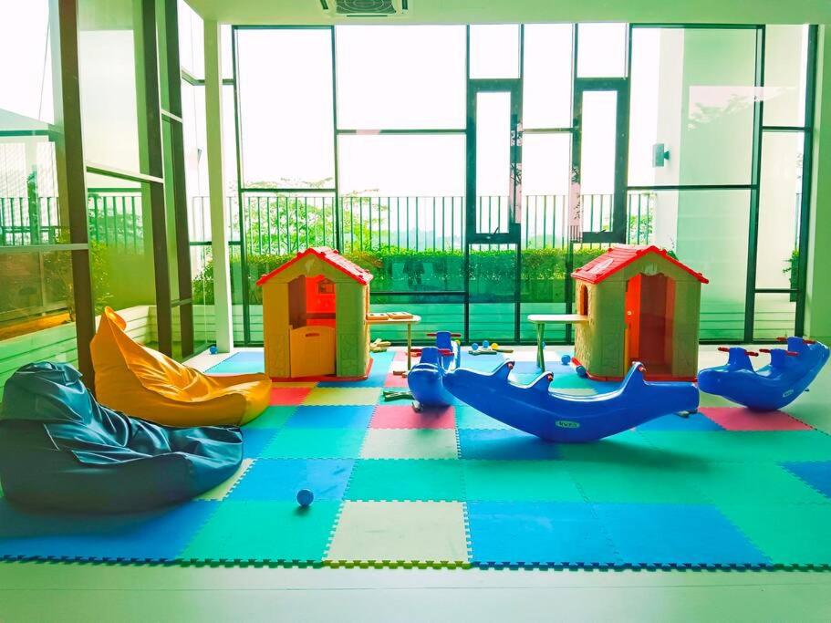 Southkey 2BR/ Mid Valley/Mosaic