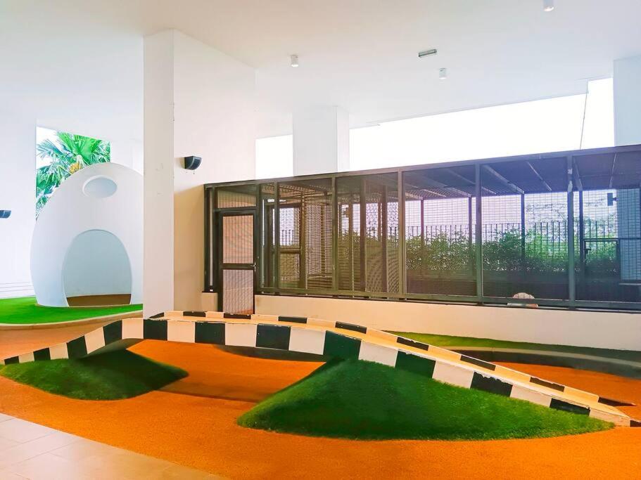 Southkey 2BR/ Mid Valley/Mosaic