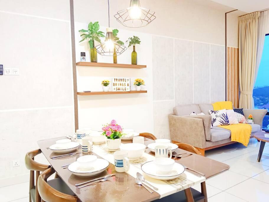 Southkey 2BR/ Mid Valley/Mosaic