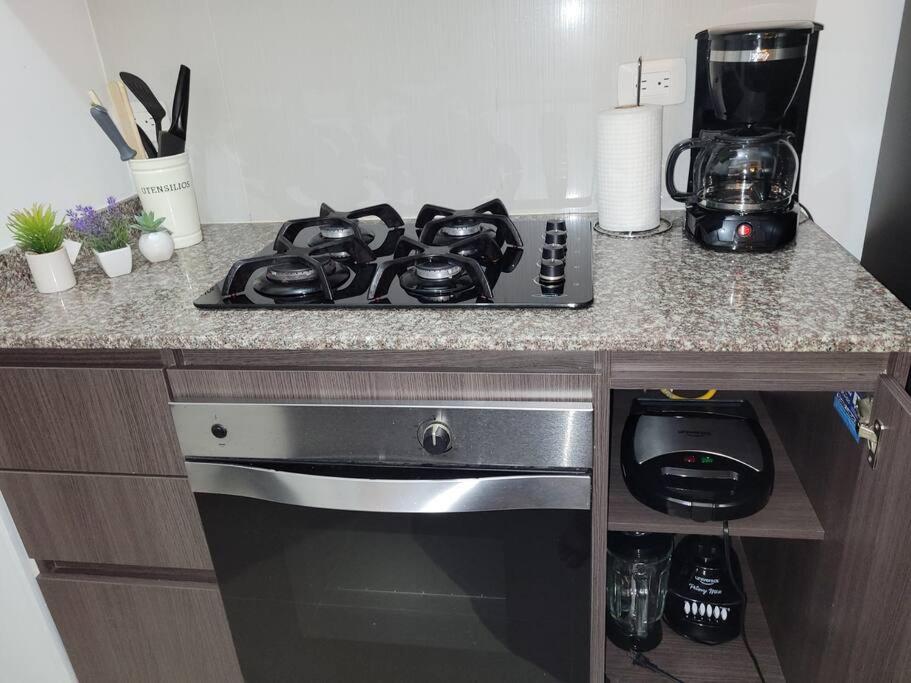 Hermoso Apartamento Nuevo con Piscina y seguridad