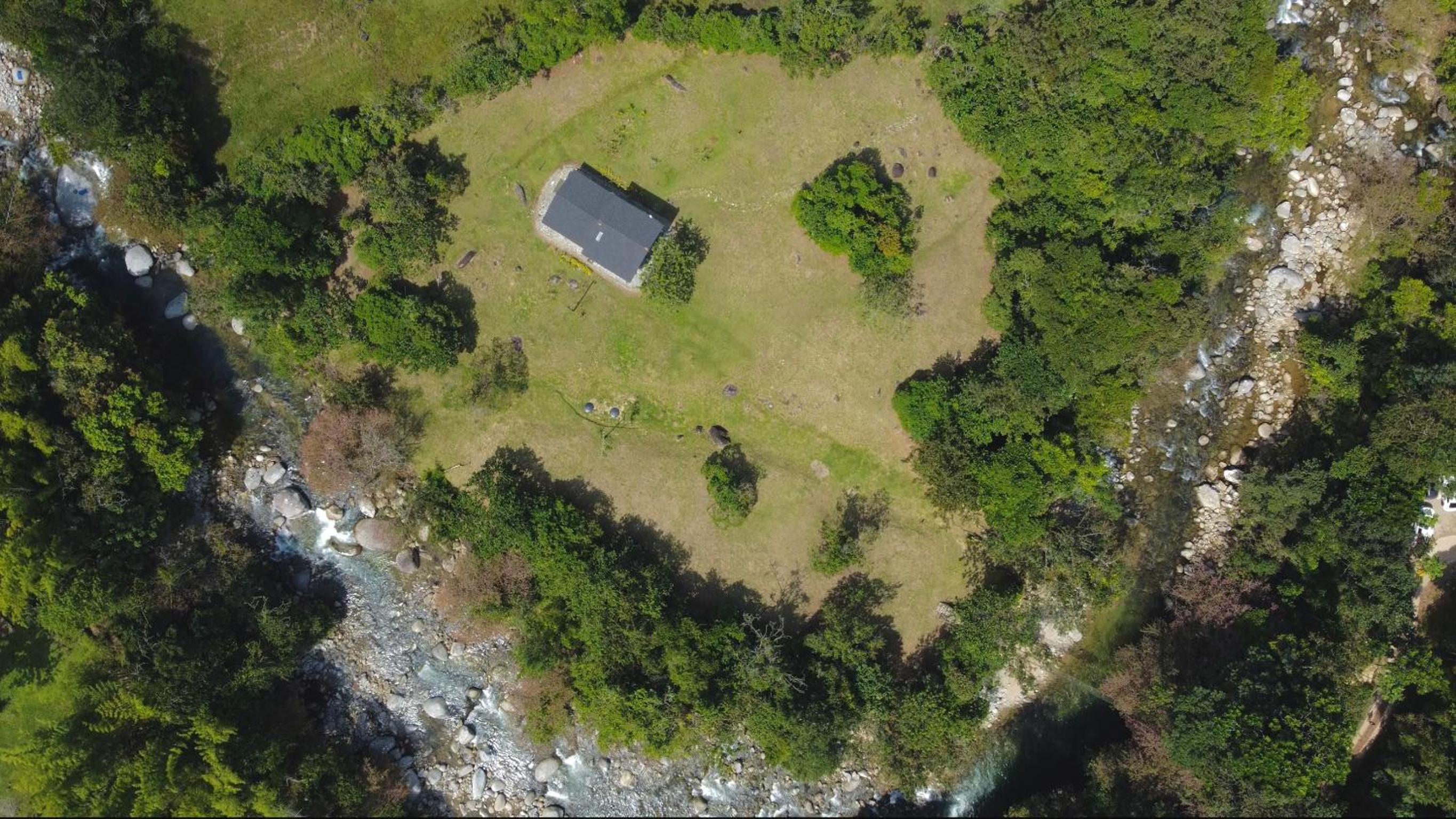 Hermosa Casa frente al Río