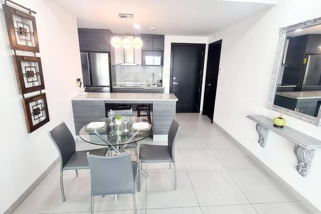 Ecusuites Apartamento Ejecutivo Hotel Sheraton Aeropuerto Quo
