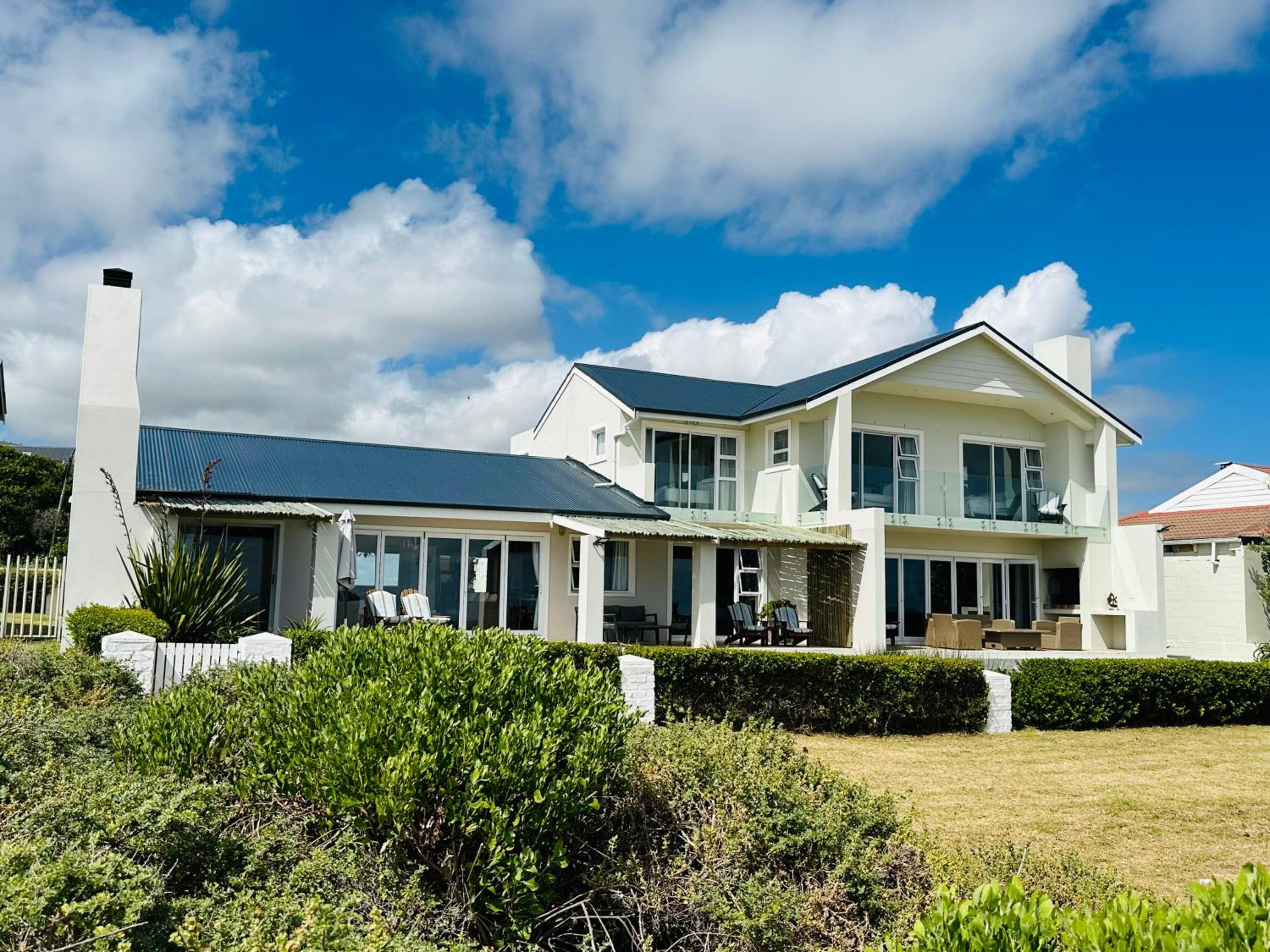 Seapearl Oceanfront Villa and Cottage view 2
