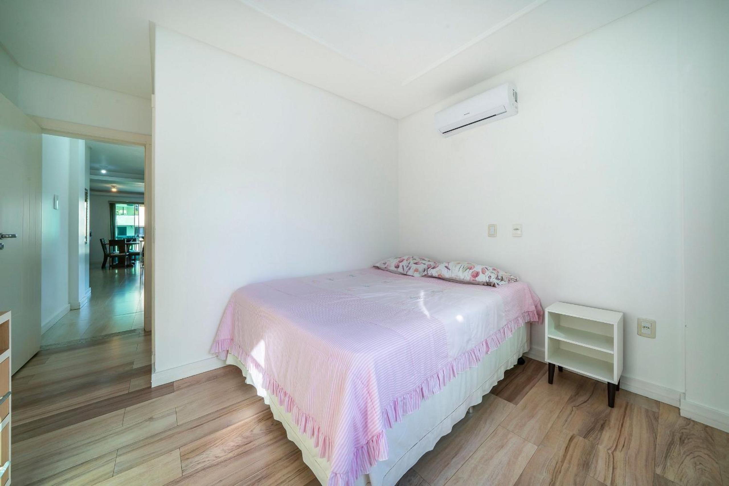 Aluguel Apartamento 3 quartos sendo 1 suíte em Bombinhas