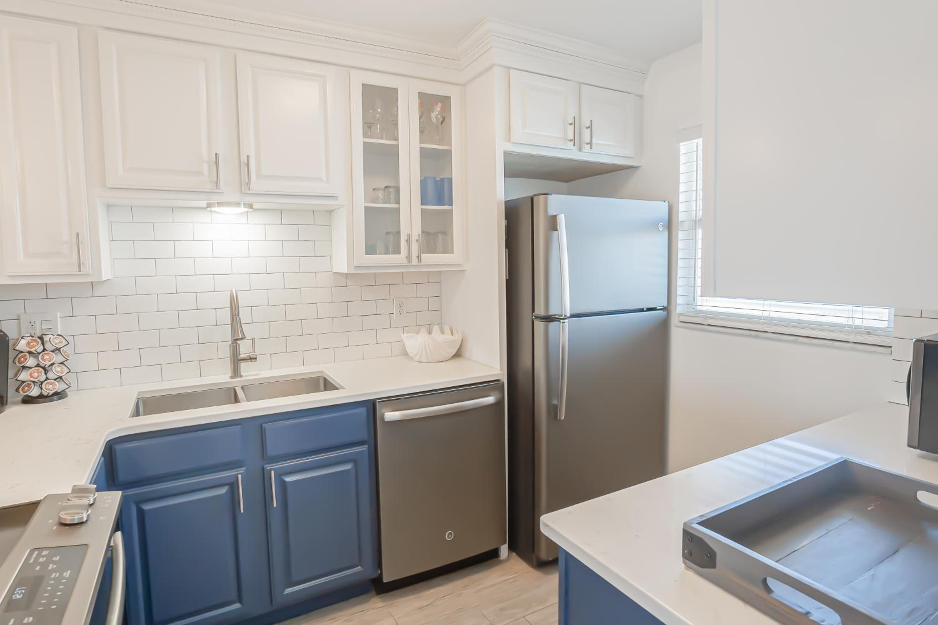 Top Floor with Ocean and Pool Views Located on No-Drive Beach