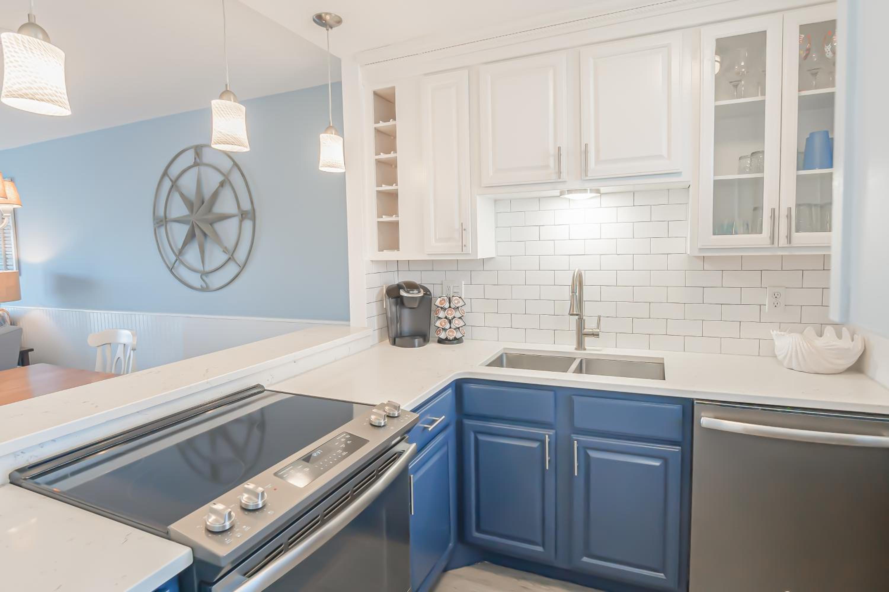 Top Floor with Ocean and Pool Views Located on No-Drive Beach
