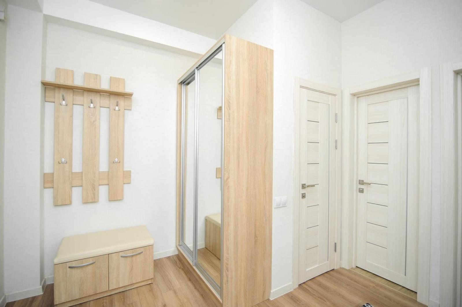 Modern and Grand Apartment at Lev Tolstoi with 2 rooms and living view 4
