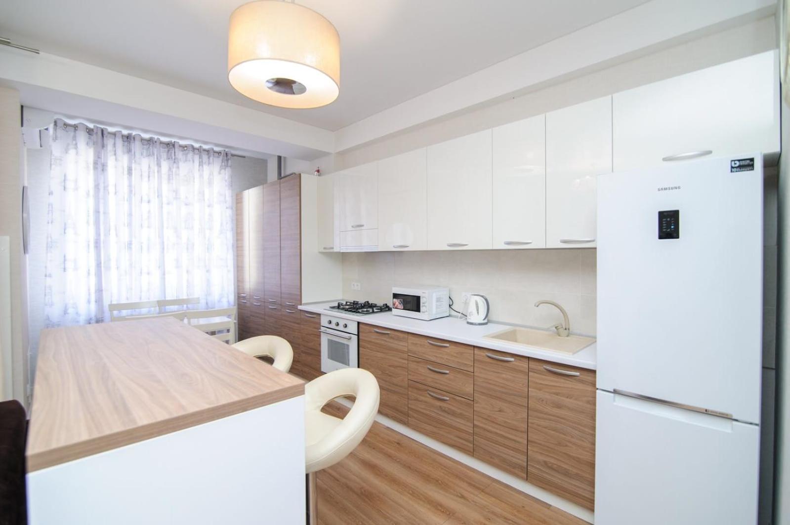 Modern and Grand Apartment at Lev Tolstoi with 2 rooms and living view 2