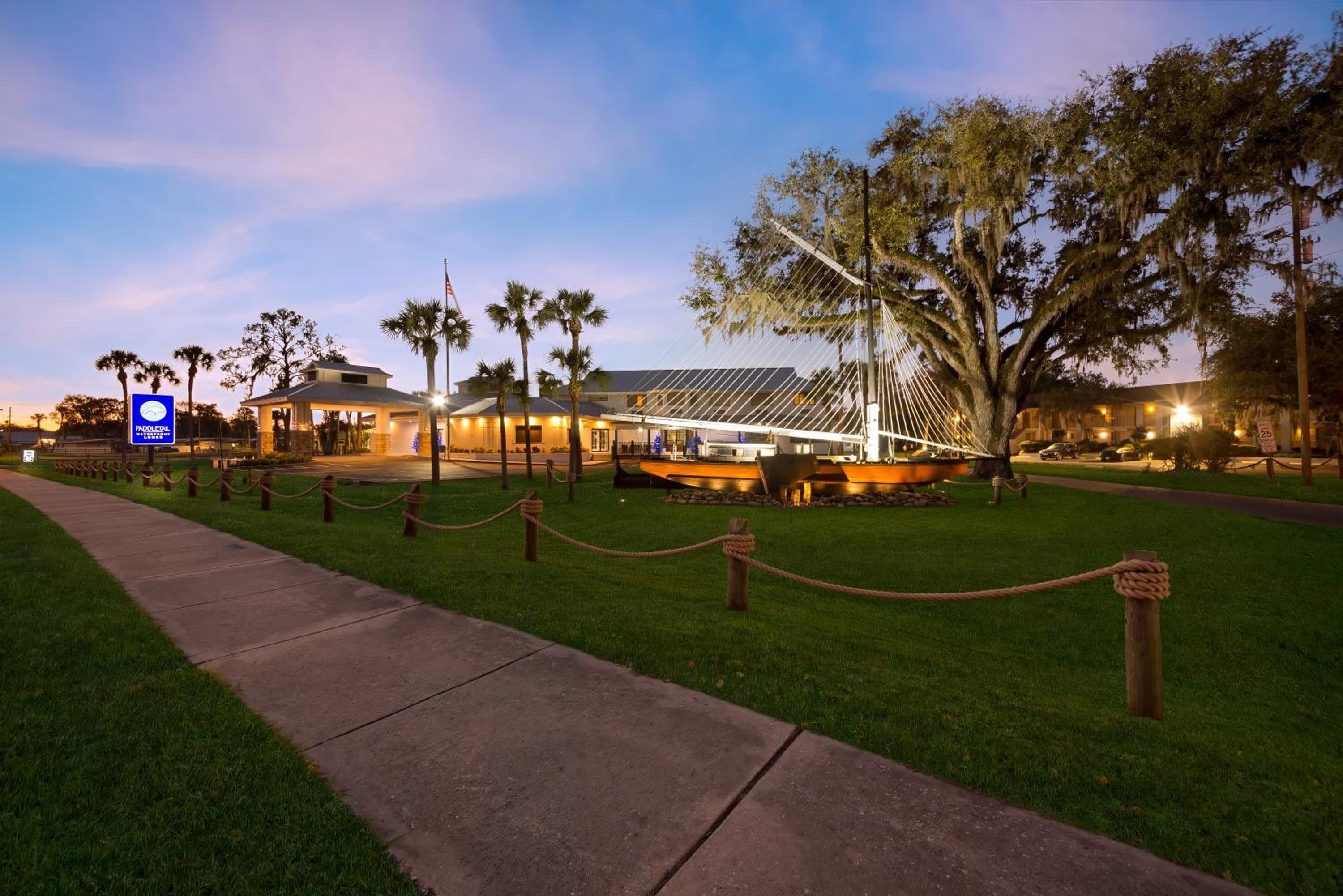 Crystal River Vacations - Paddletail Waterfront Lodge - Property Image 2