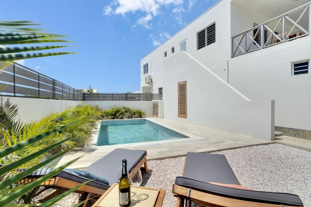 Villa Kiwi 3 min to the Beach with Private Magnesium Pool & Dive Rinse Tank
