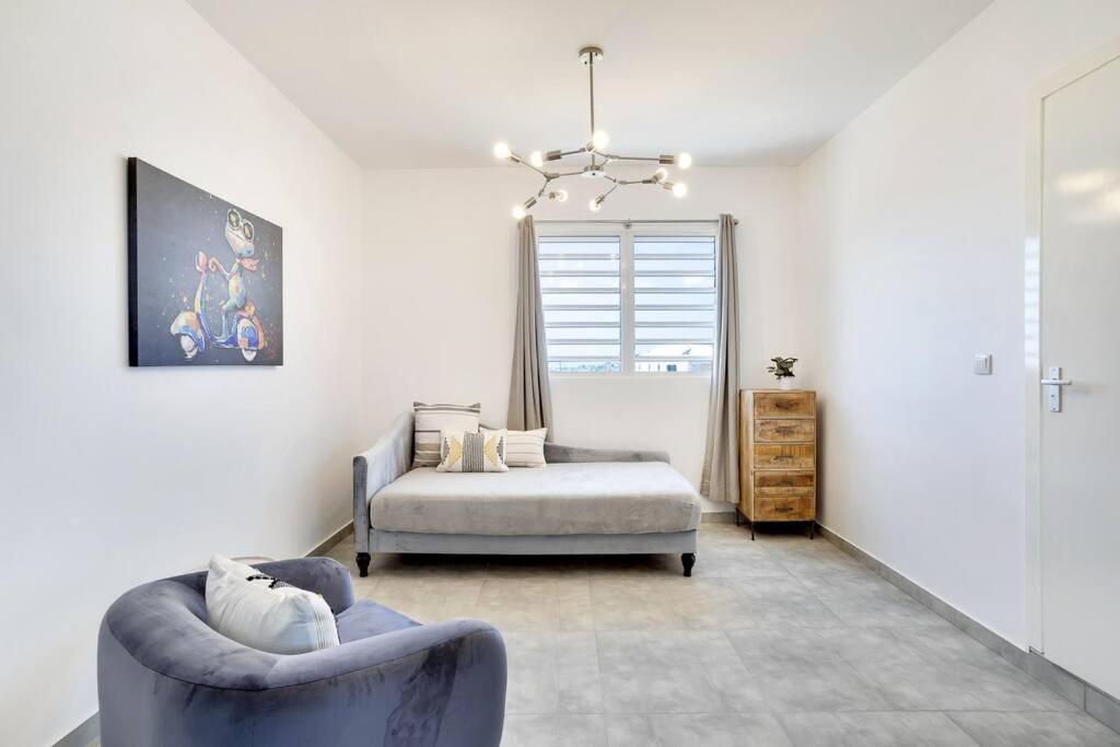 Villa Kiwi 3 min to the Beach with Private Magnesium Pool & Dive Rinse Tank
