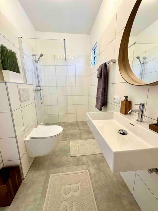 Villa Kiwi 3 min to the Beach with Private Magnesium Pool & Dive Rinse Tank