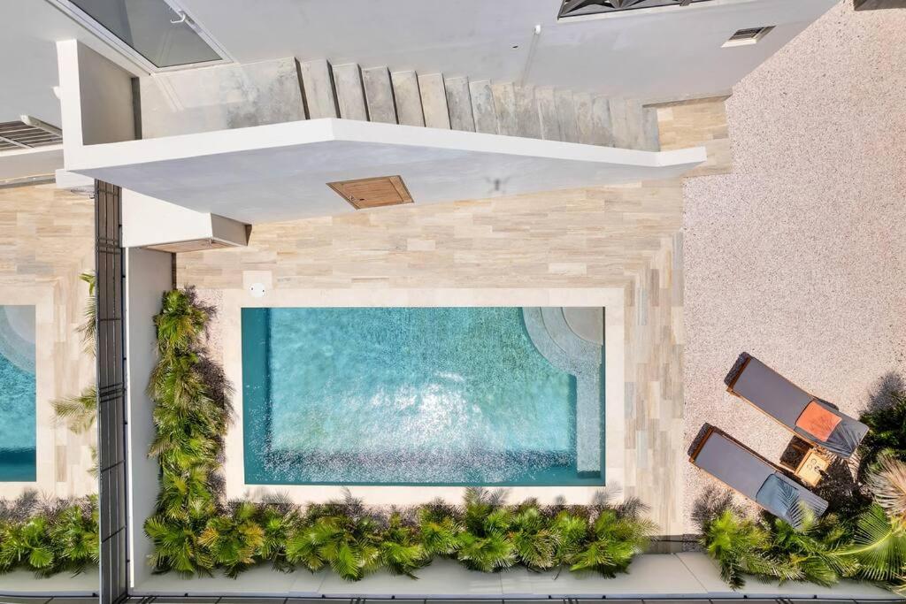 Villa Kiwi 3 min to the Beach with Private Magnesium Pool & Dive Rinse Tank