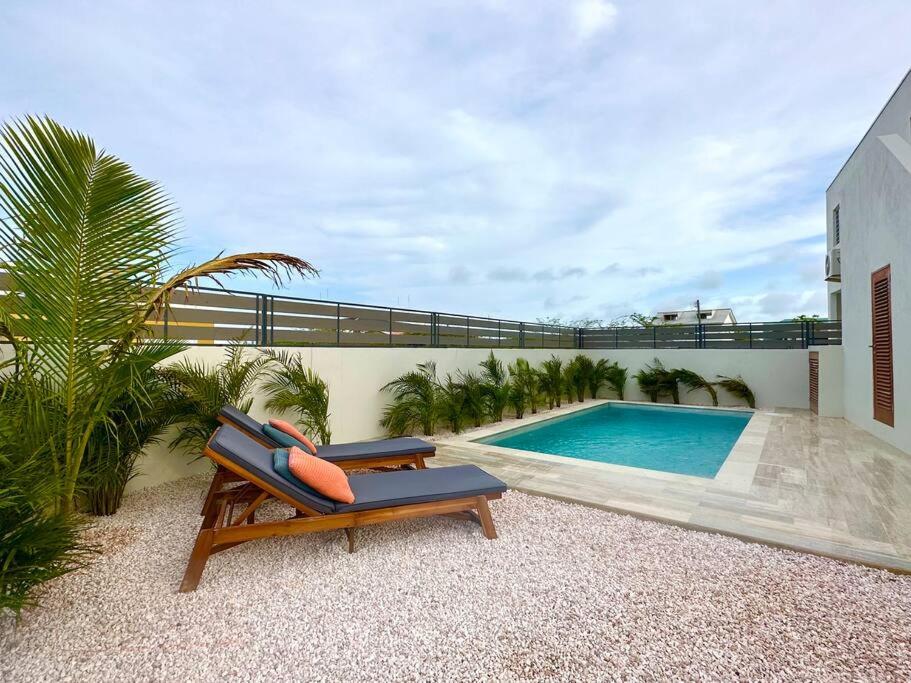 Villa Kiwi 3 min to the Beach with Private Magnesium Pool & Dive Rinse Tank