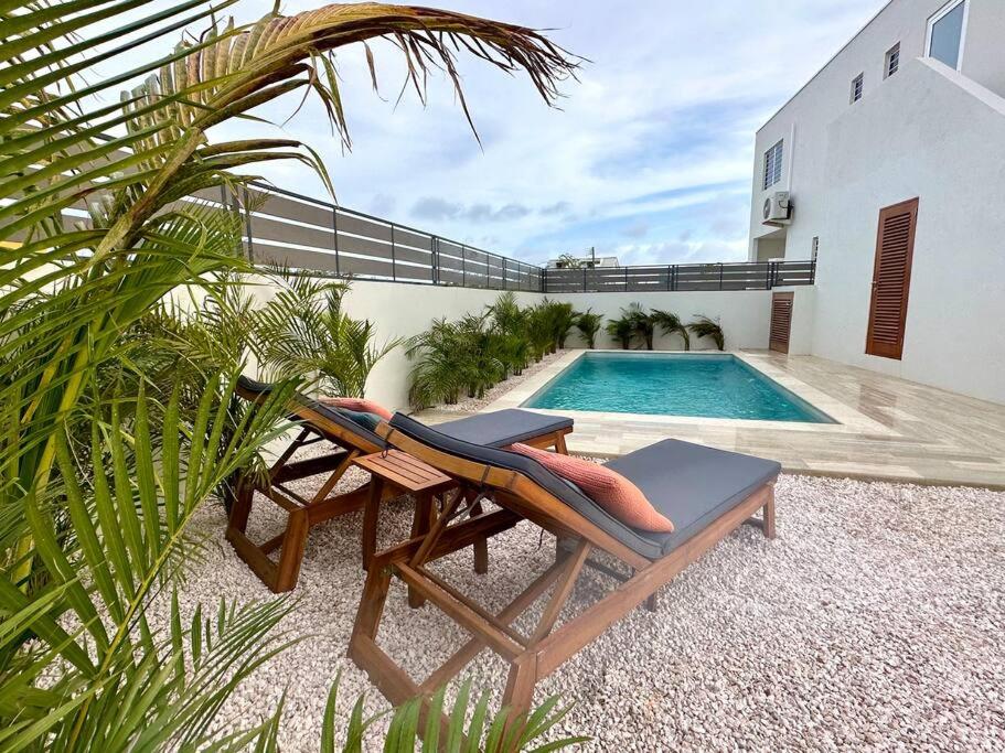 Villa Kiwi 3 min to the Beach with Private Magnesium Pool & Dive Rinse Tank