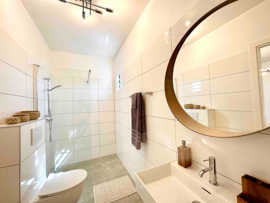 Villa Kiwi 3 min to the Beach with Private Magnesium Pool & Dive Rinse Tank