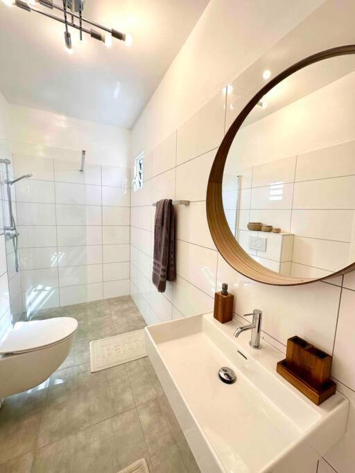 Villa Kiwi 3 min to the Beach with Private Magnesium Pool & Dive Rinse Tank