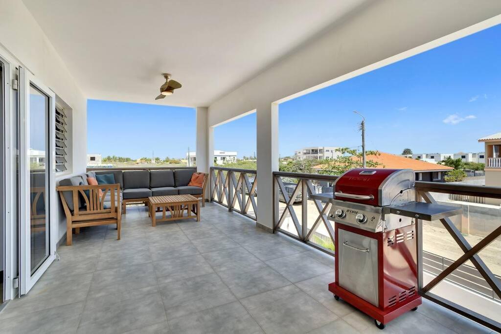 Villa Kiwi 3 min to the Beach with Private Magnesium Pool & Dive Rinse Tank