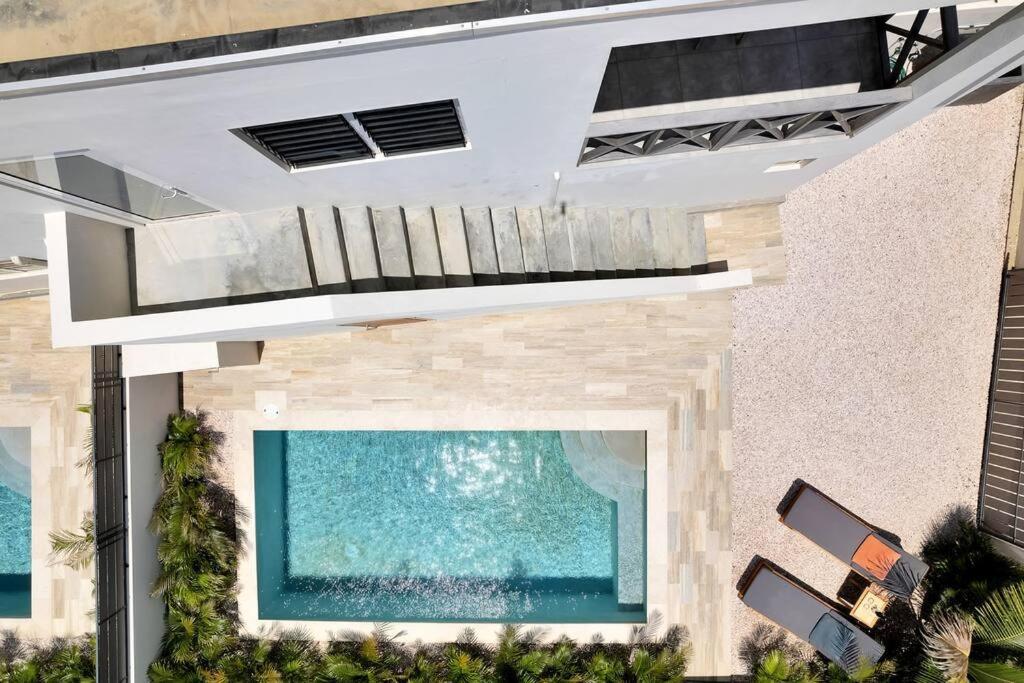 Villa Kiwi 3 min to the Beach with Private Magnesium Pool & Dive Rinse Tank