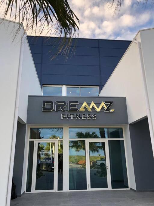 Villa Kiwi 3 min to the Beach with Private Magnesium Pool & Dive Rinse Tank