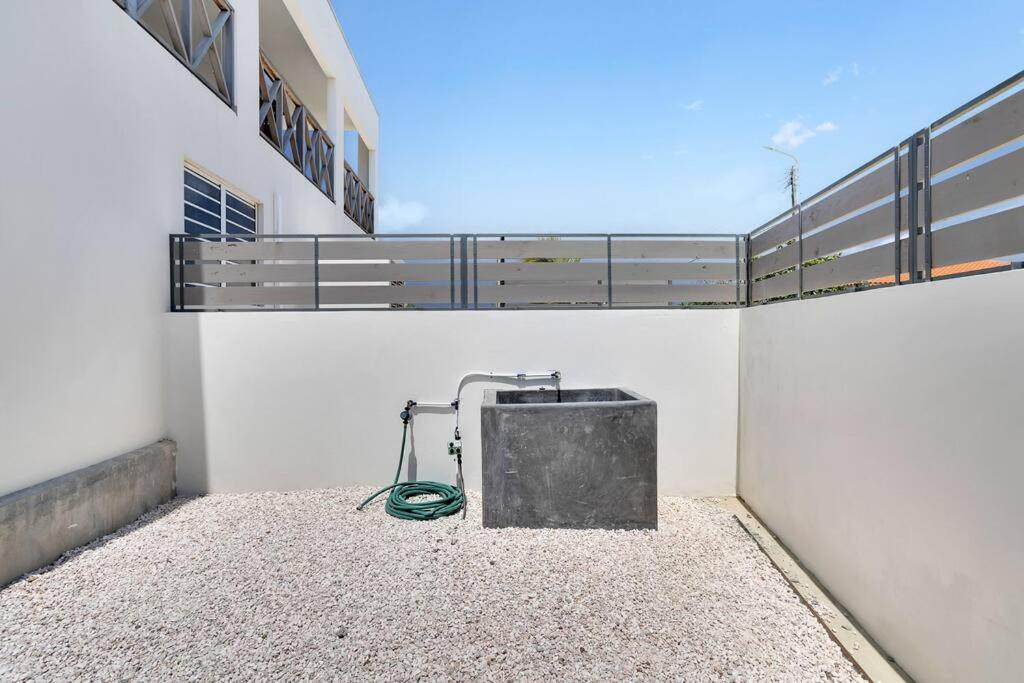 Villa Kiwi 3 min to the Beach with Private Magnesium Pool & Dive Rinse Tank