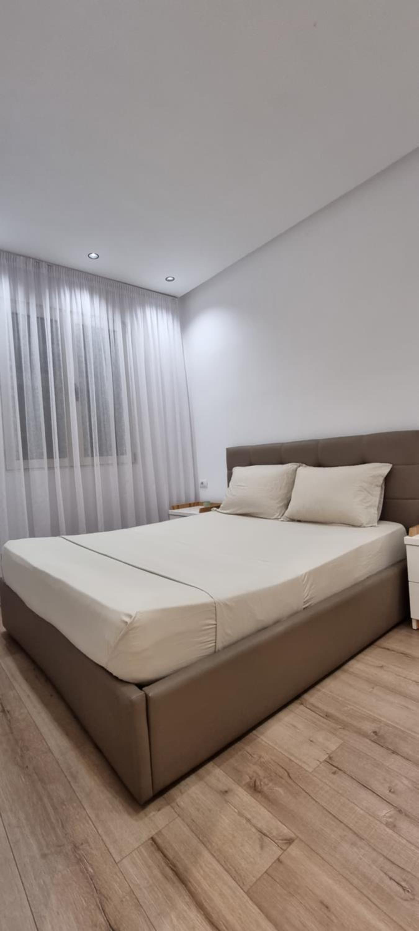 Alle's Komuna Parisit lux apartment