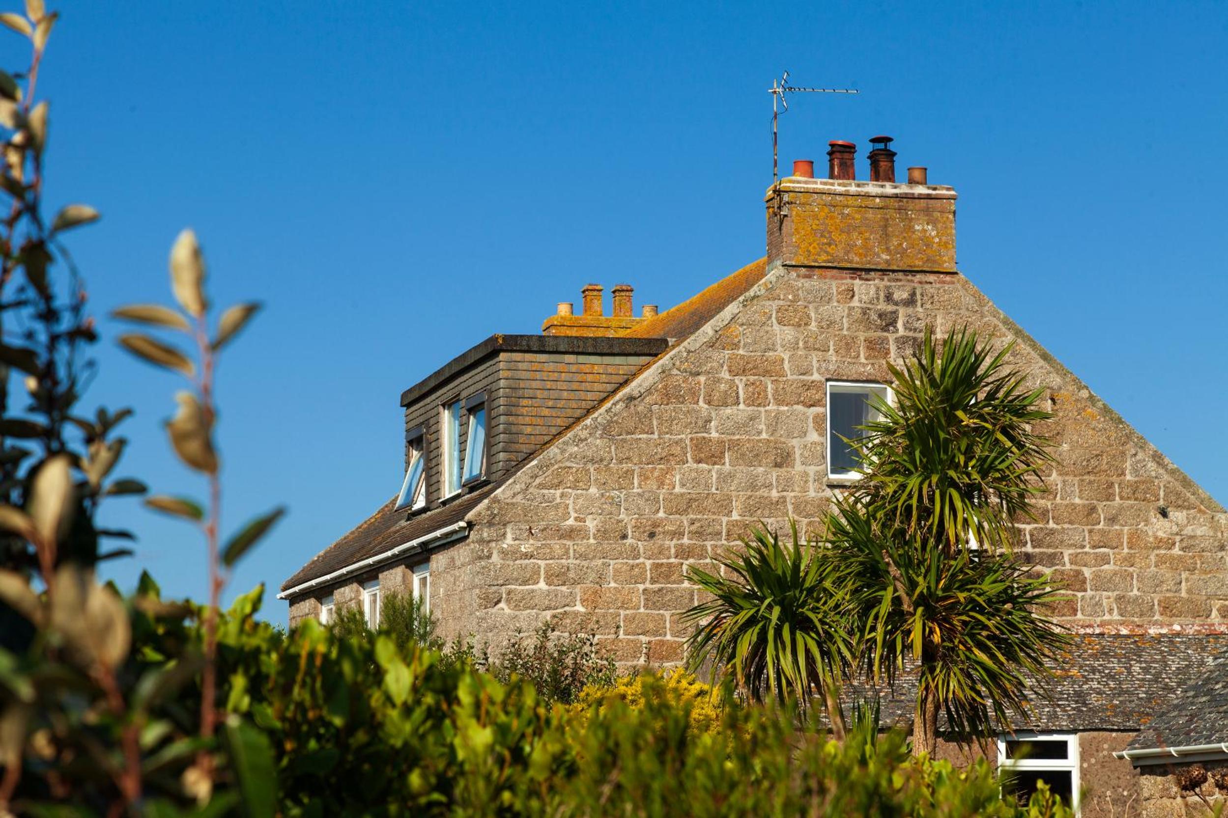 Penthouse Apartment near Porthcurno Beach and Minack Theatre view 2