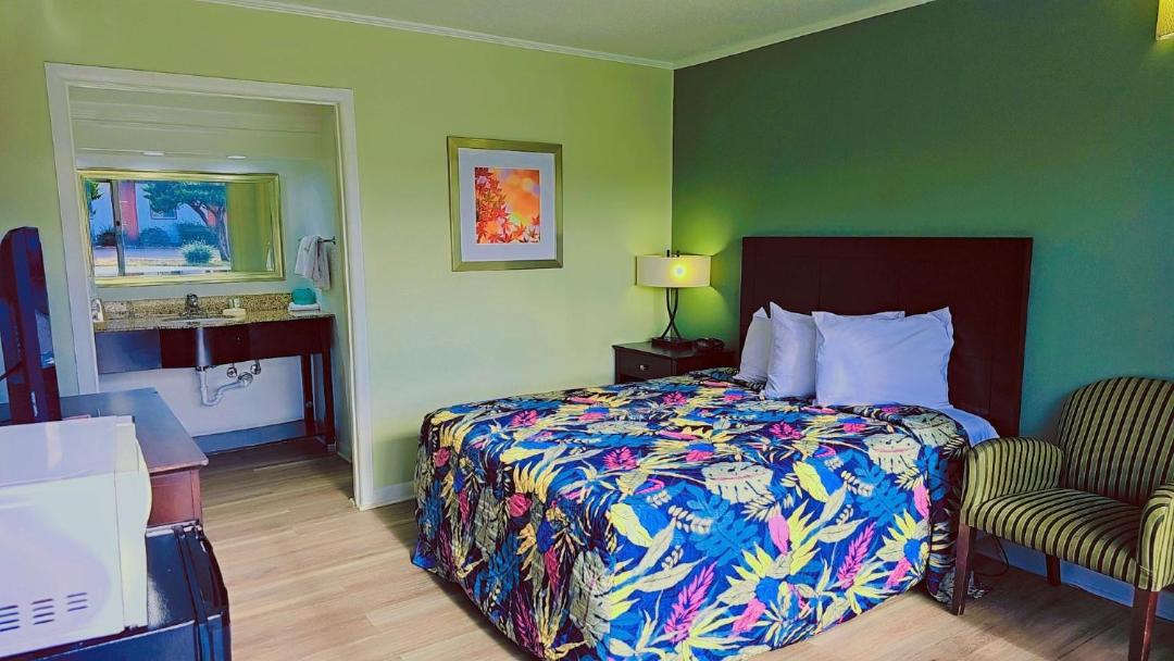 Astoria Hotel North view 2