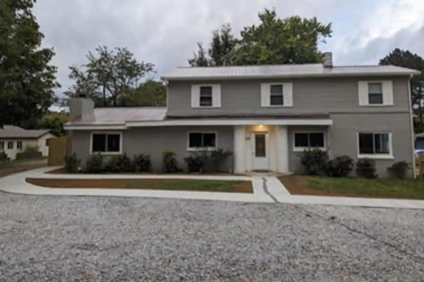 Sleeps 17 4 baths two kitchens outdoor living