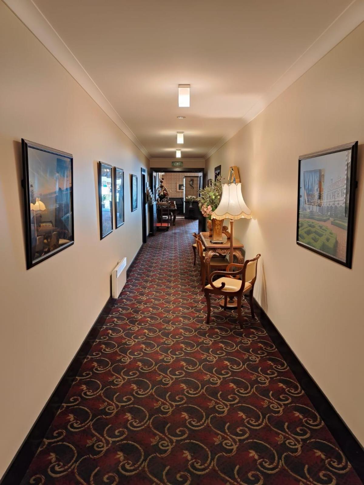 Gateway Motor Inn