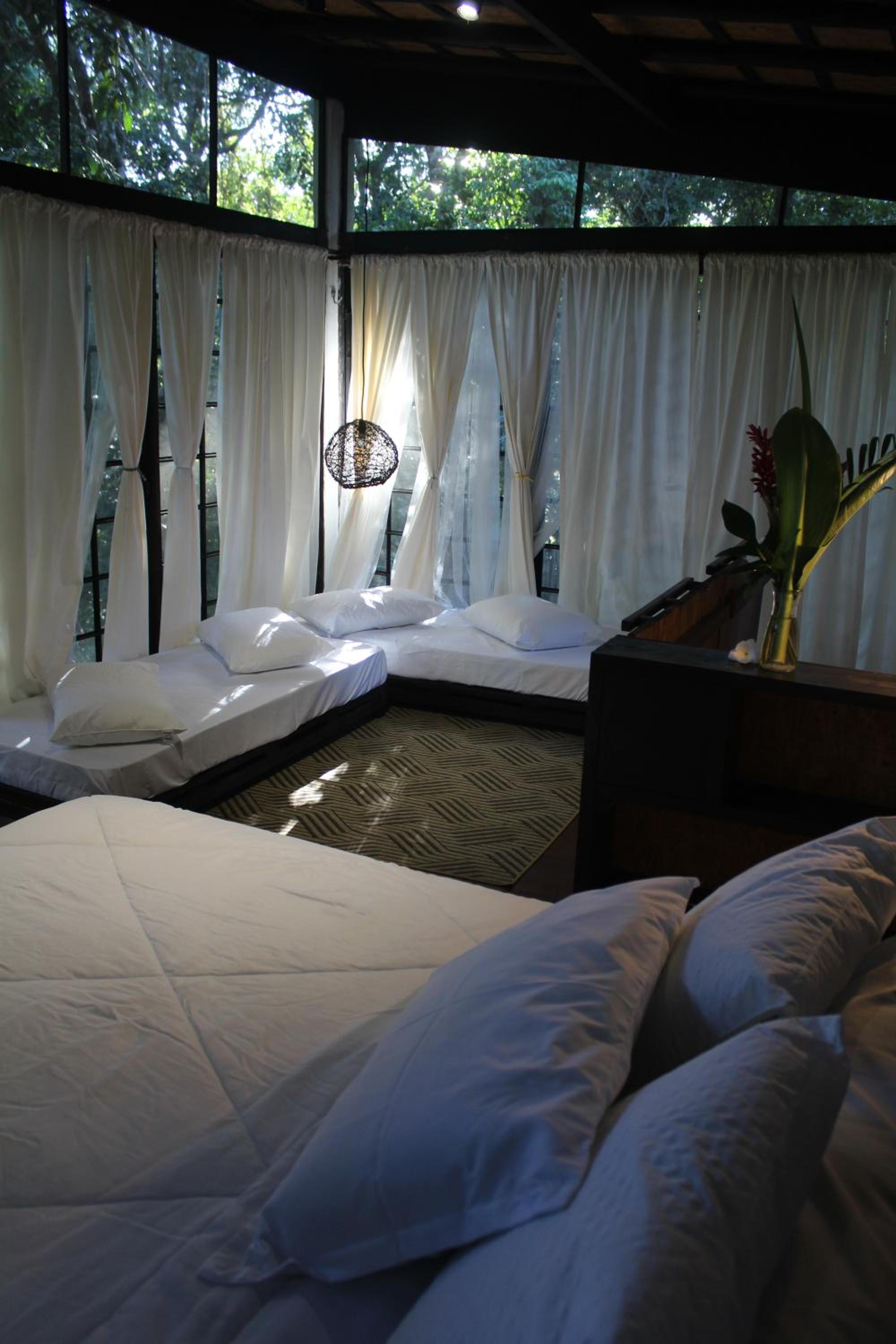 REFUGIO DO SAGRADO MORERE Tropical Lodge - A Casa do Vigía