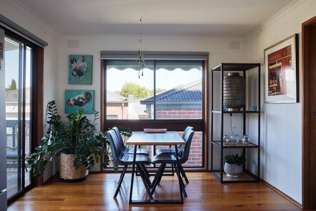 Rose Cottage - Right in town